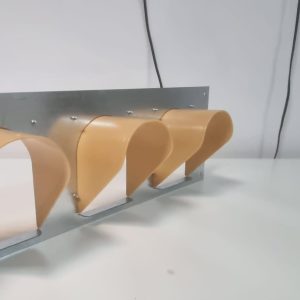 Placa zincata cu 3 intrari din plastic